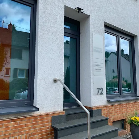 Apartman Dialog 72 *