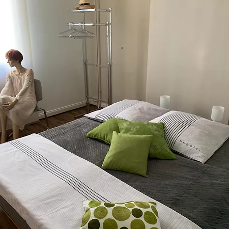 Apartman Dialog 72