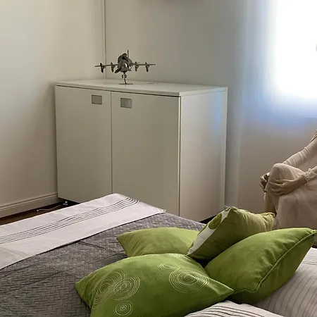 Apartman Dialog 72 *